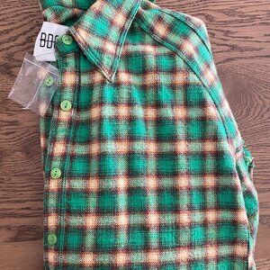 LIKE NEW Urban Outfitters BDG / Green Plaid Button Down Flannel / Size S
